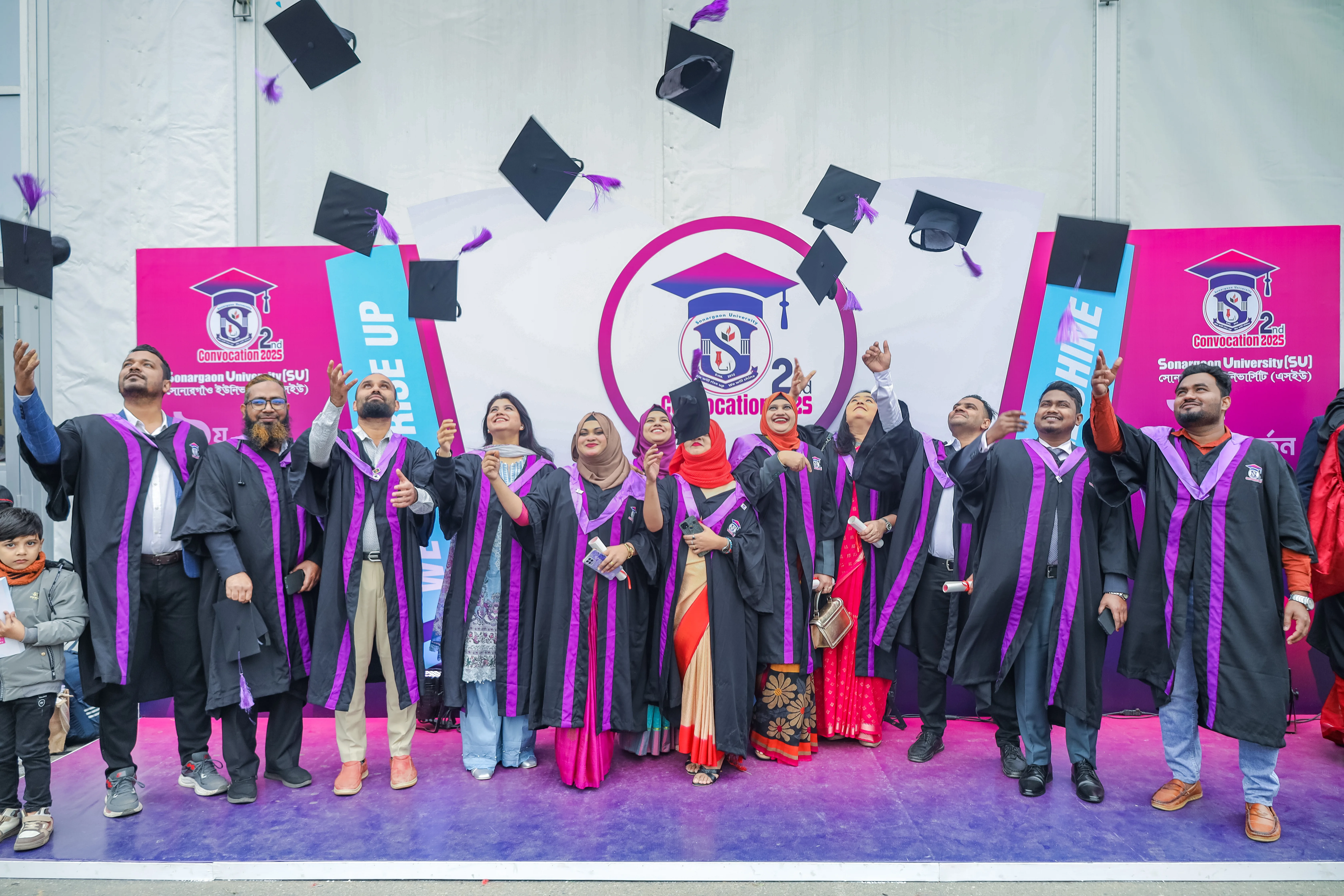 Sonargaon University Fashion Design & Technology students and faculty